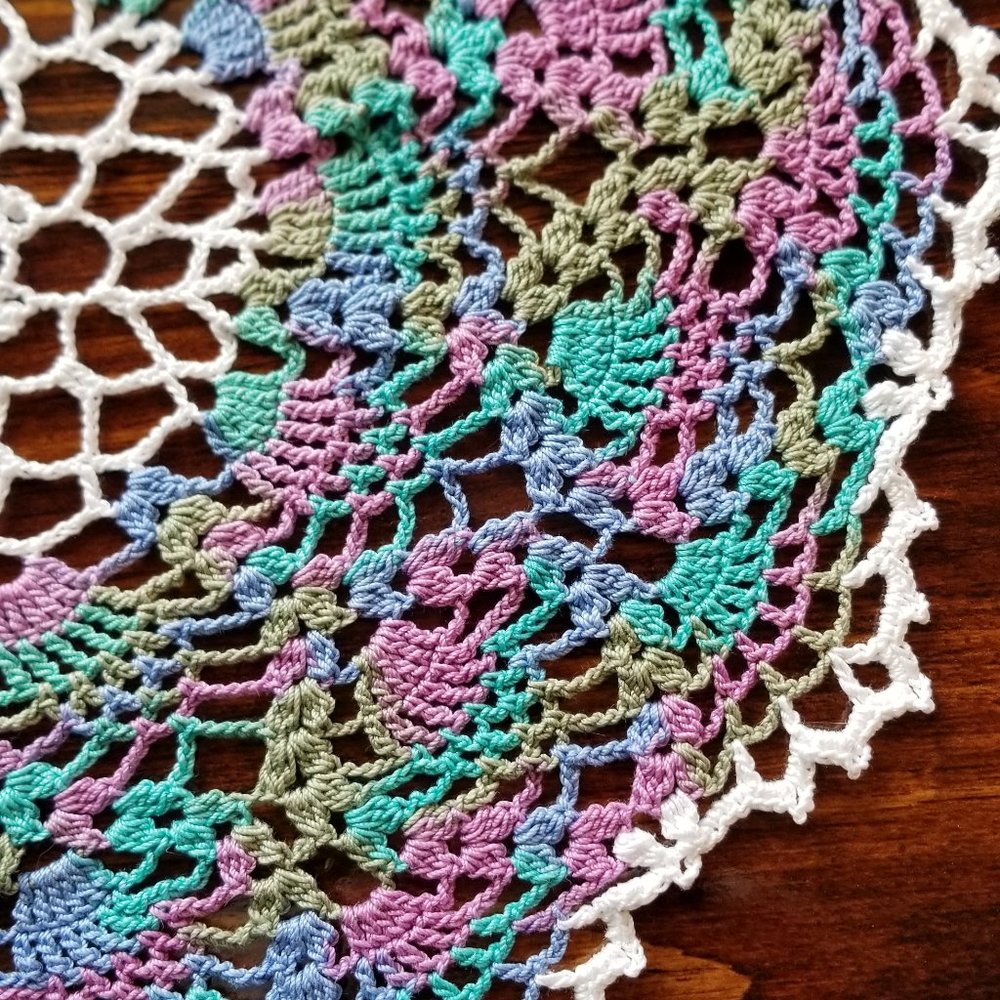 Vintage Style New Hand Crafted Pineapple Oval Doily, Multi-color, 25 1/2" x 15" - Picture 5 of 5